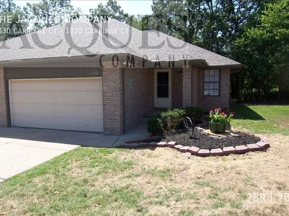 1330 W Carriage Ct, Nixa, MO 65714