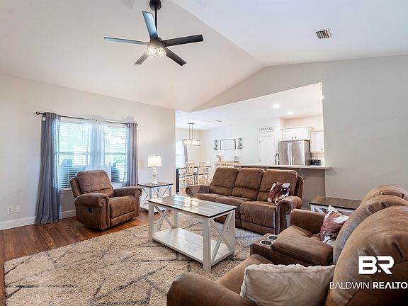 5th image of 8304 Willow Trace Ct