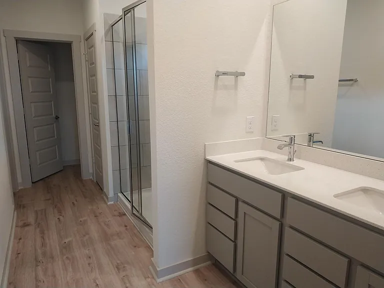 10705 Meris Ln — Photo 8