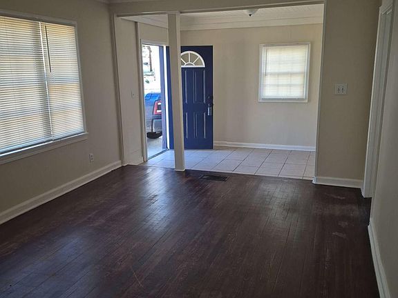 3rd image of 2190 Jernigan Dr SE