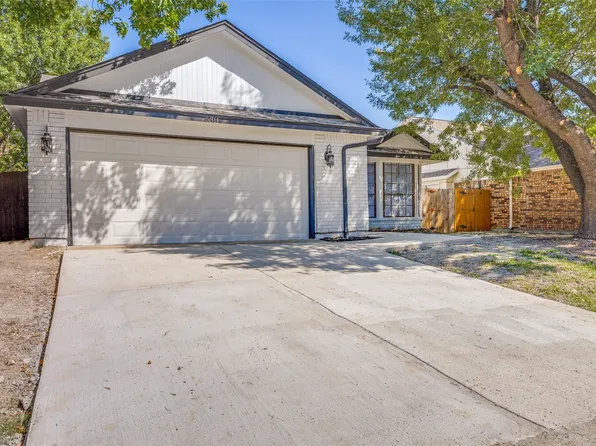 5311 Livermore Dr, Arlington, TX 76017