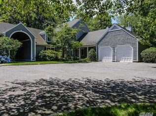 21 Quail Ridge Rd, Glen Cove, NY 11542