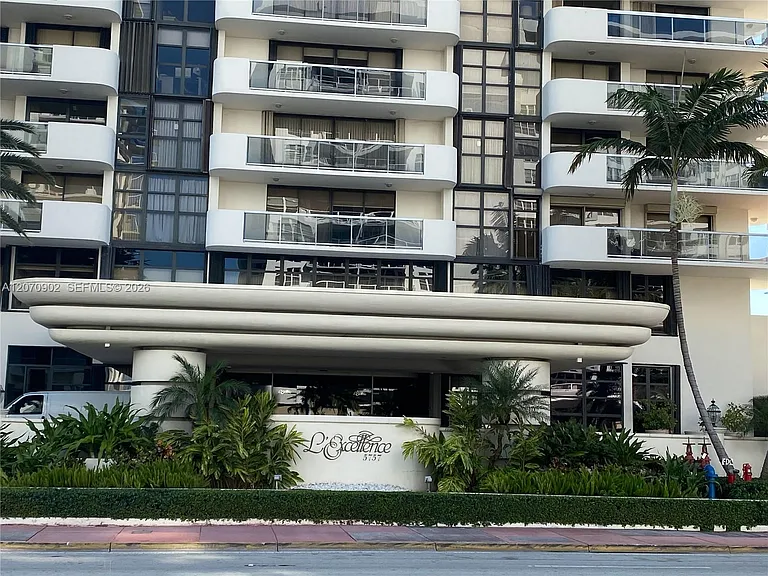 5757 Collins Ave #703 — Photo 20