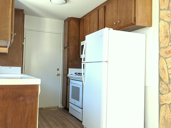 2nd image of 1325 Brockton Ave APT 5