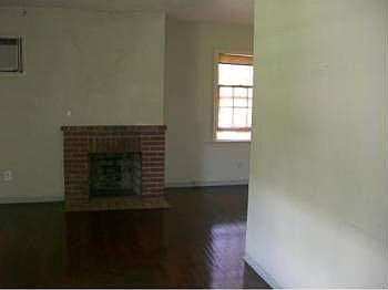 5th image of 440 NE 13th Ave