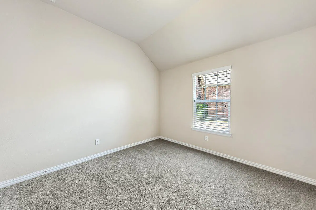3 bed, 1735 sqft, $2,500 — Photo 3