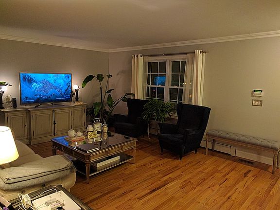 5th image of 64 Ward St