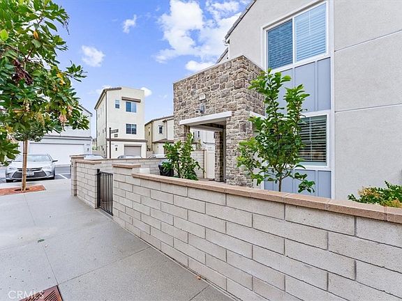 5th image of 511 Sparrowhawk Way