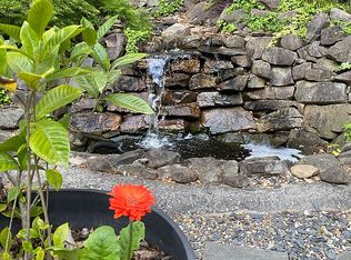 69 Connemara Rd, Roswell, GA 30075