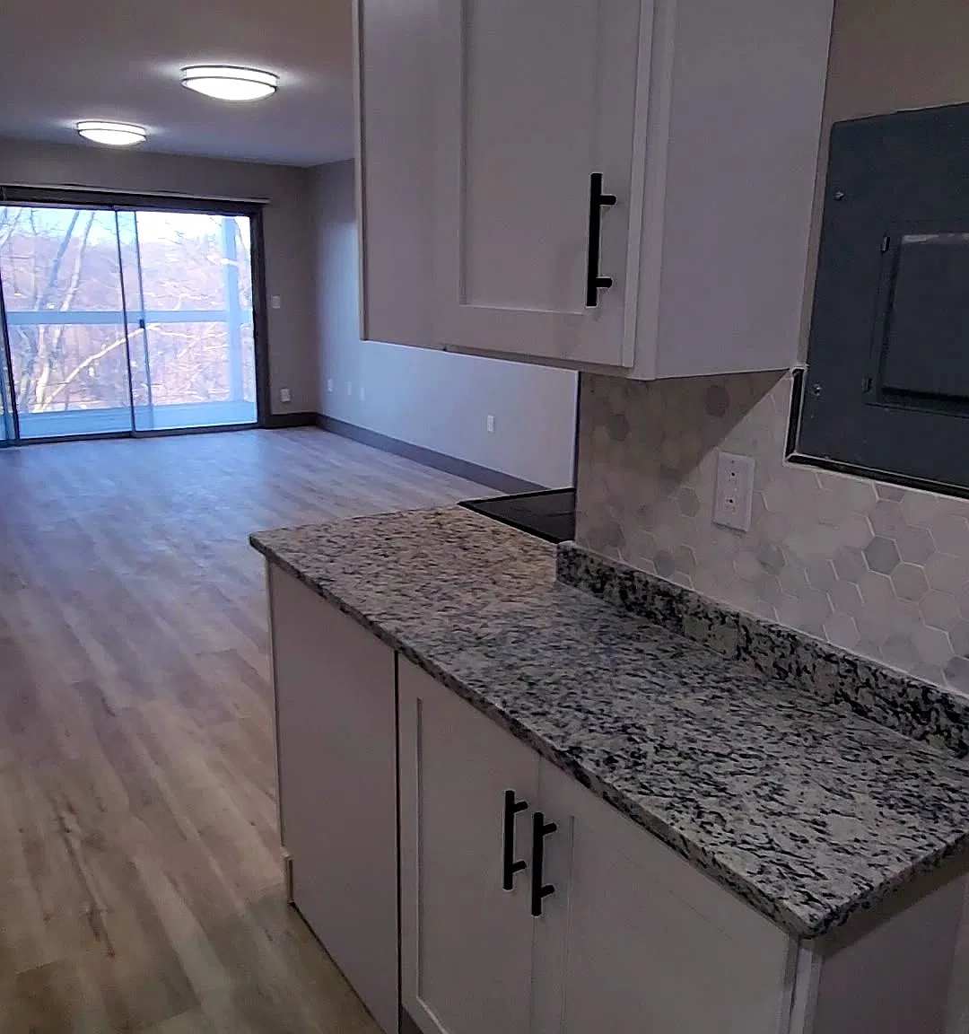 3 bed, 1.5 bath, 1100 sqft, $2,150 — Photo 2