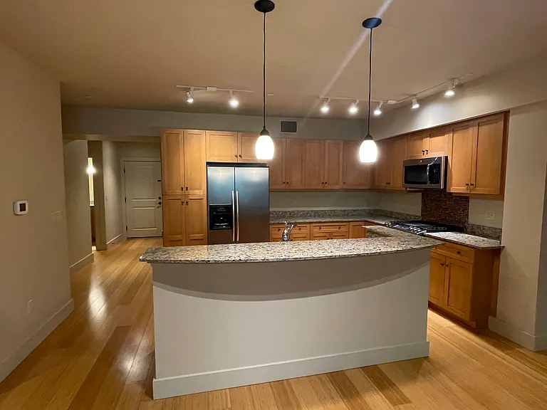 745 Bellevue Ave E #304 — Photo 16
