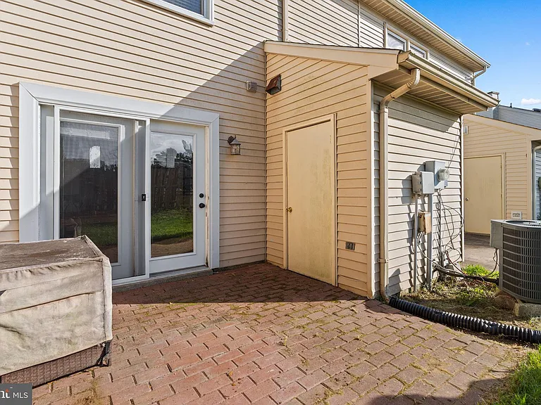 3218 Westdale Ct — Photo 29