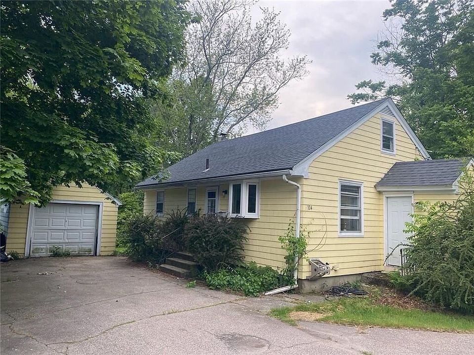 1st image of 104 Robinson St