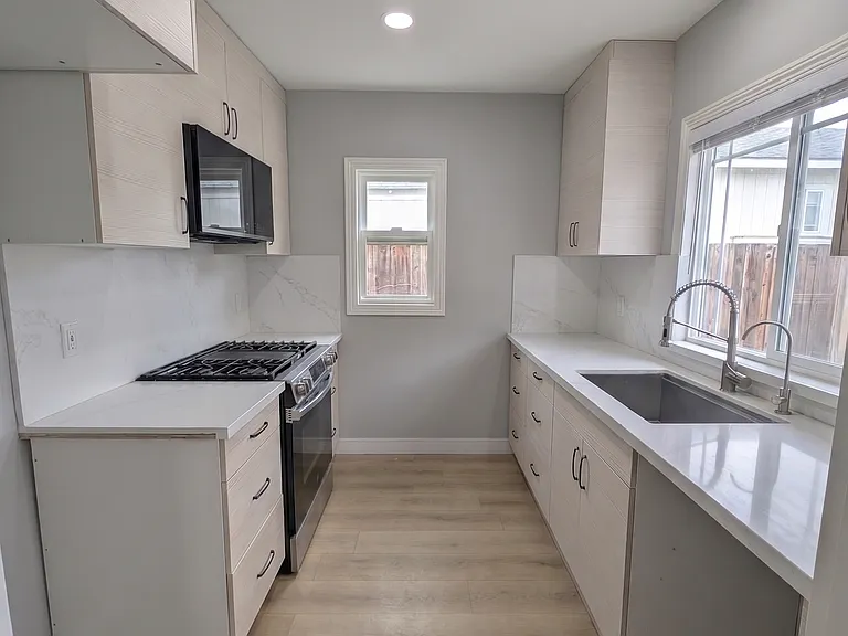 1681 Latham St #3 — Photo 2