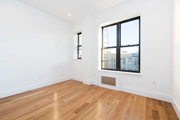 Rented by Bold New York | media 30