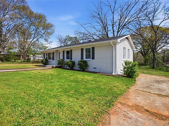 3rd image of 209 Pine St