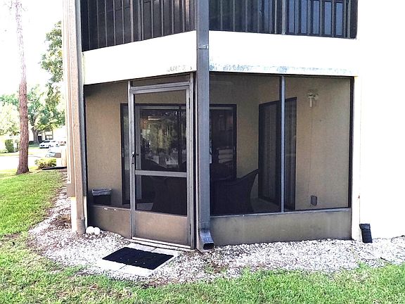 5th image of 301 Woodlake Wynde #301