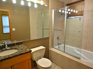 2136 W Monroe St APT 102, Chicago, IL
