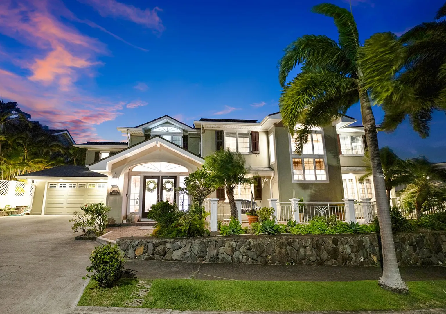 Luxury 4 Bed/4Bath Kailua — Photo 1
