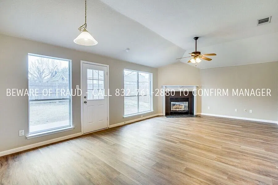 In the Heart of Burleson with Community Pool and Park! — Photo 4