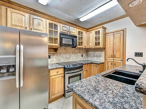 4th image of 11818 Barryknoll Ln #61