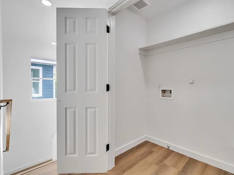 8102 Crestview #B — Photo 14