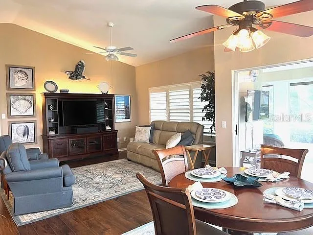 3 bed, 2.0 bath, 1592 sqft, $4,700 — Photo 3