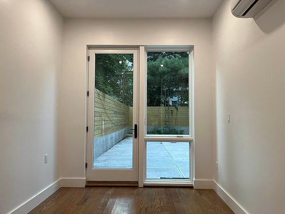 4th image of 1493 De Kalb Ave #1C