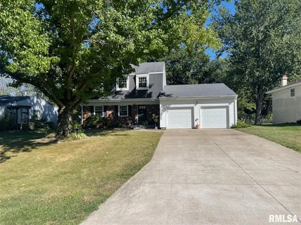 706 Meadow Dr, Macomb, IL 61455