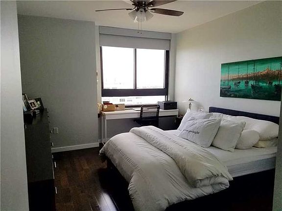 5th image of 1330 West Ave #1612AK