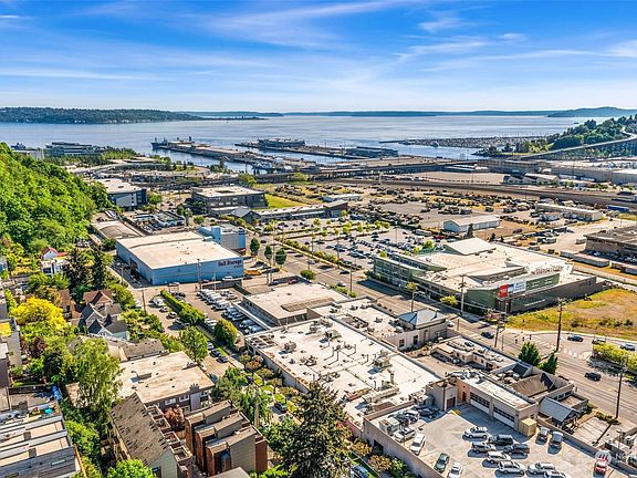 4th image of 2034 14th Avenue W #301