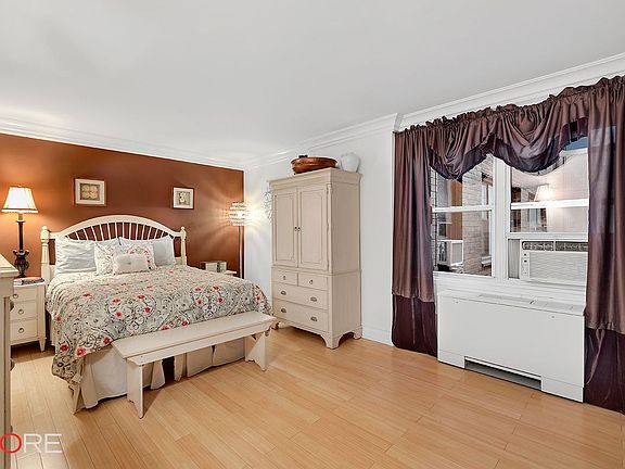 4th image of 1143 York Ave #4A