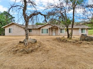 6864 Rodeo Dr, Sanger, CA 93657