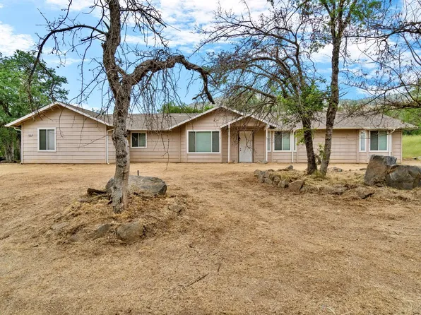 6864 Rodeo Dr, Sanger, CA 93657