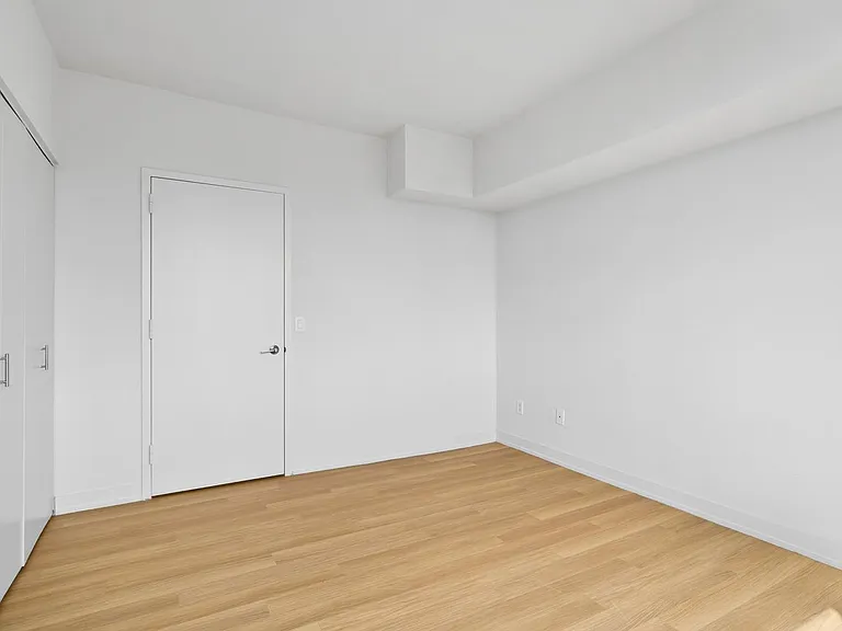 1 Columbus Pl #S35C — Photo 6