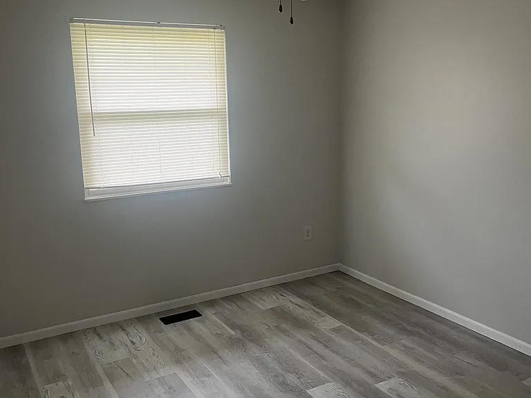 1644 Sierra Ave — Photo 6