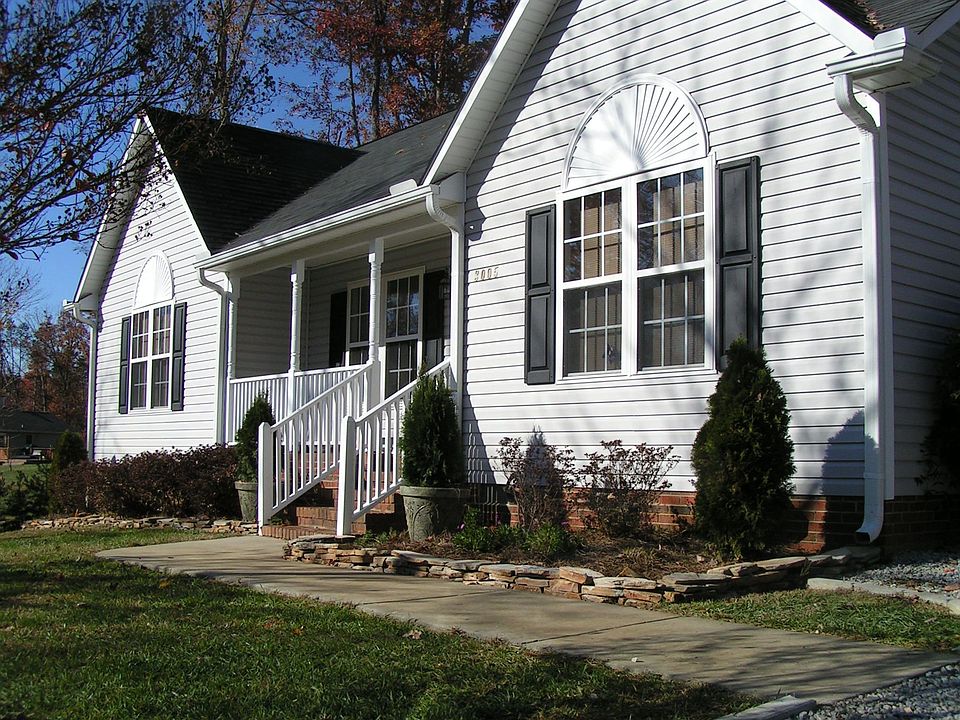 2nd image of 3005 Beville Forest Dr