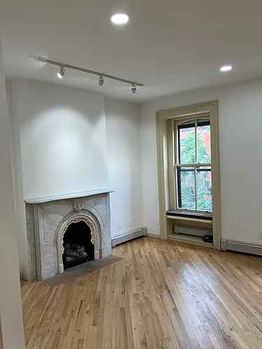 143 Sussex St #3 Photo 1