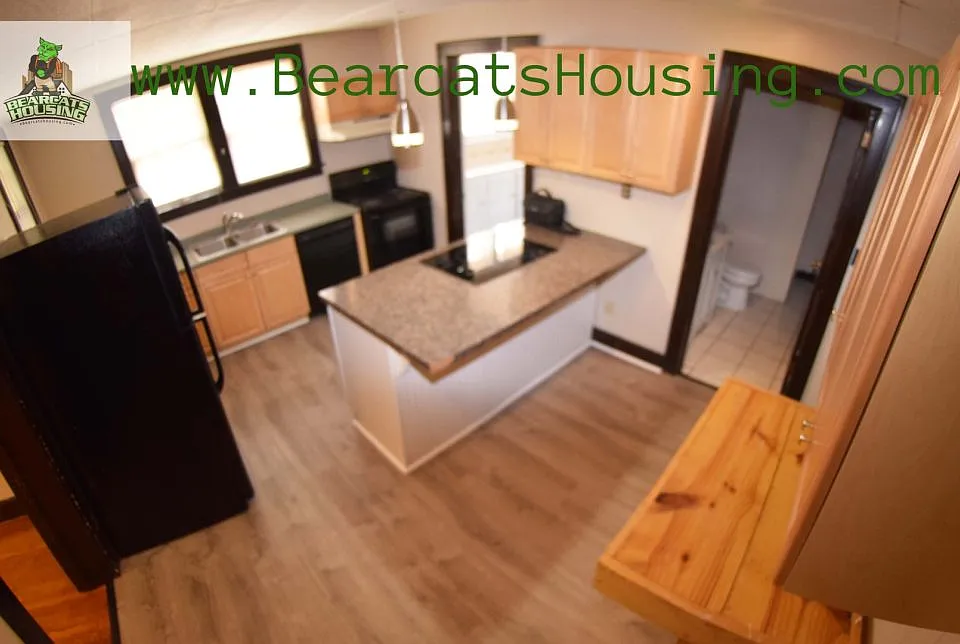 123 Front St #1