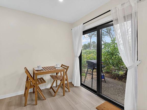 5th image of 24 Westgate Lane #A