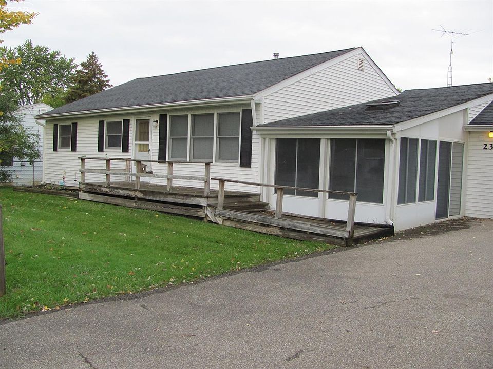 1st image of 2331 Bradford Dr