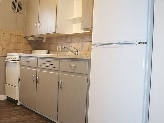 2nd image of 2260 Nelson Ave SE APT D