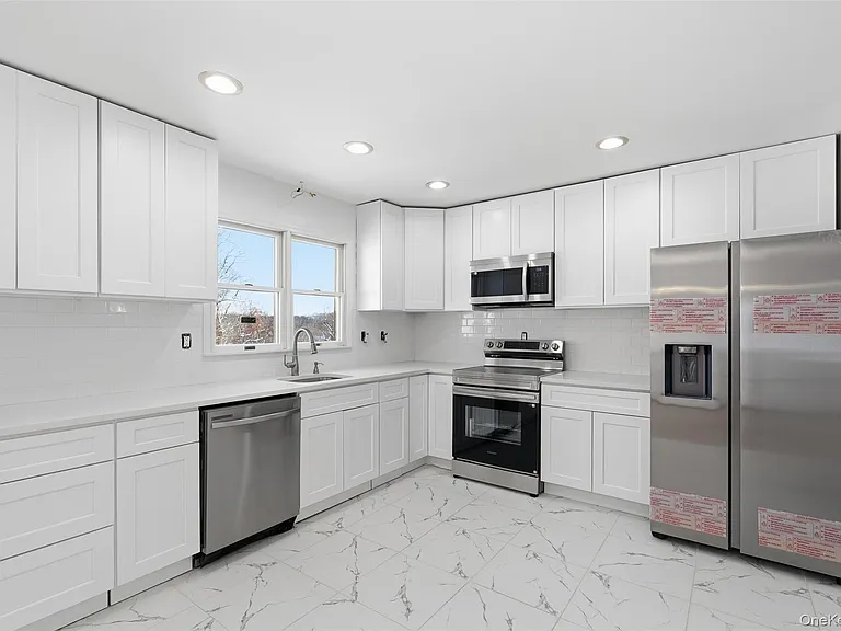 1618 Morningview Dr — Photo 12