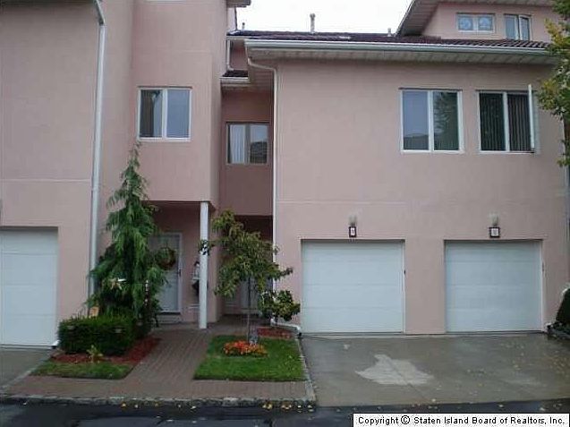1st image of 9 Harbour Ct