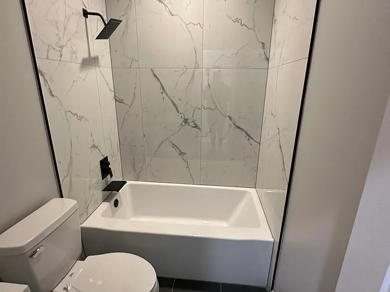 1608 E St NE #1 — Photo 6