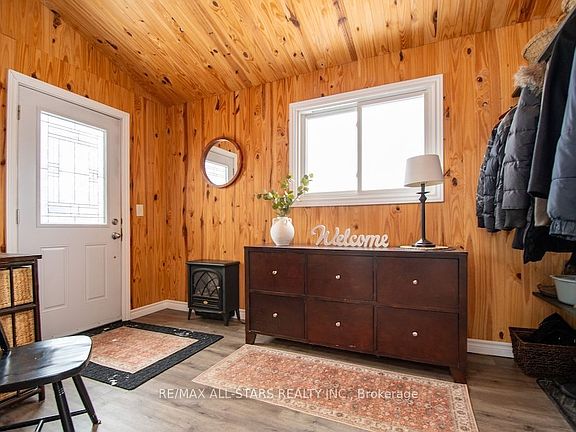 5th image of 874 Monarch Rd