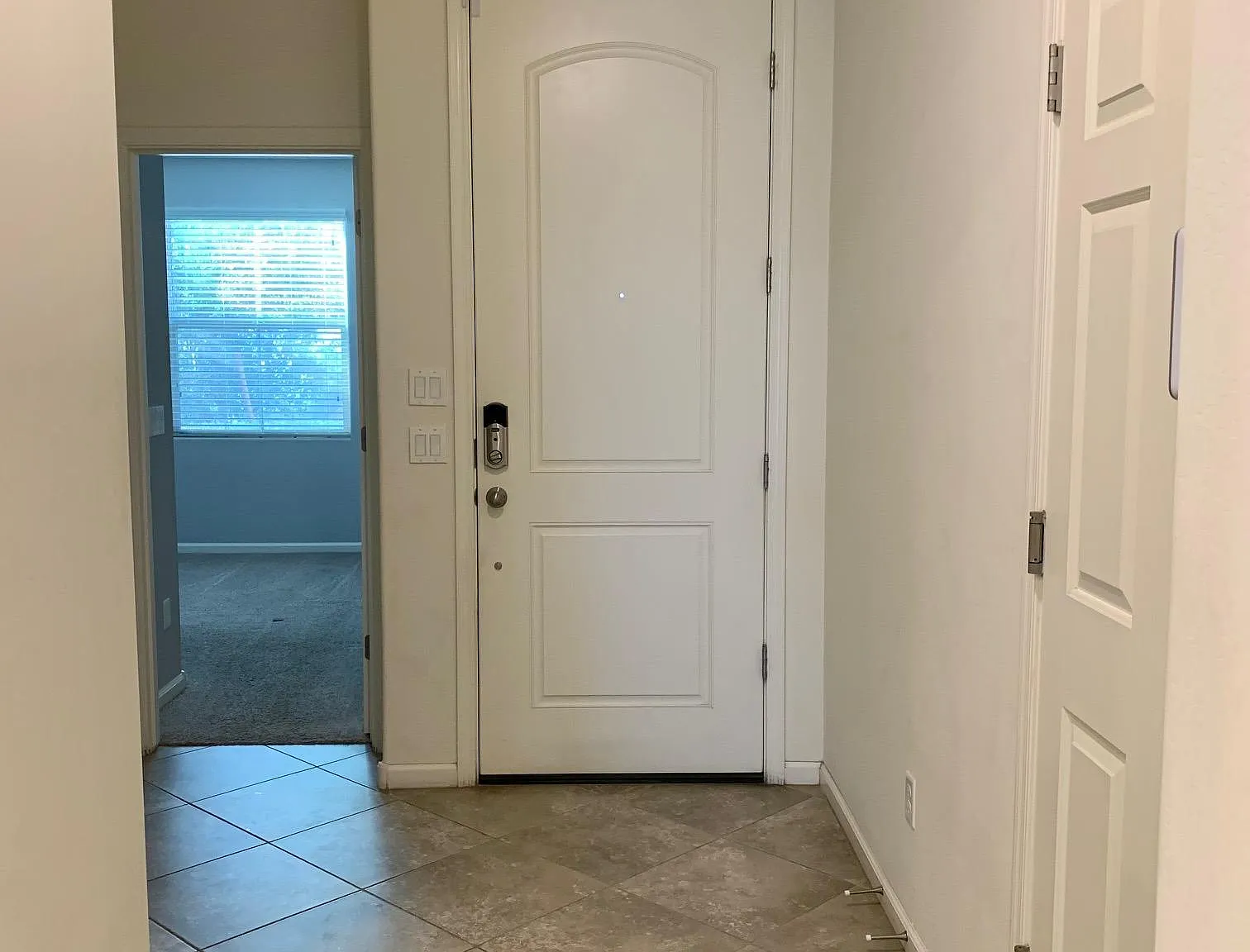 4 bed, 1837 sqft, $2,600 — Photo 3