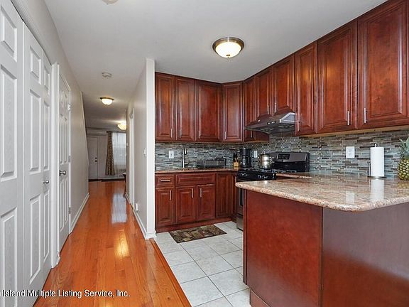 4th image of 2823 W 17th St #A