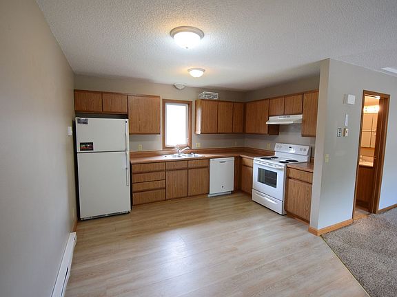 5th image of 200 Balcerzak Dr #202