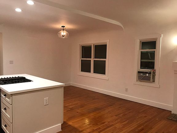 Dining room unfurnished (see next picture for furnished)